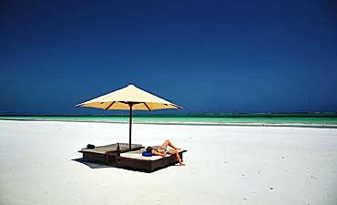 ALMANARA LUXURY VILLAS & BOUTIQUE HOTEL - MOMBASA BEACH FROM NAIROBI