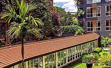 chemchemsafarilodgesmall1 TOWN LODGE UPPER HILL
