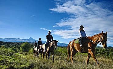 BEST TIME TO VISIT MOUNT KENYA 