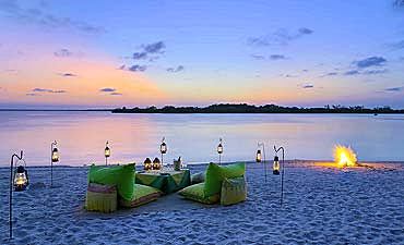 KENYA LUXURY BEACH HOLIDAYS