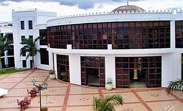 hiltondaressalaamsmall1 GOLDEN TULIP DAR ES SALAAM