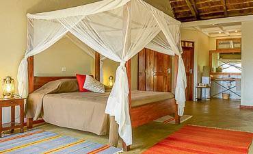 LAKE BURUNGE TENTED CAMP - TARANGIRE SAFARI