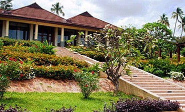 lake tanganyikawildlifecampsmall2 LAKE TANGANYIKA HOTEL