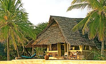 PLACES TO STAY IN LAMU ISLAND
