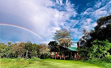 MARA ACACIA BUSH HOUSE