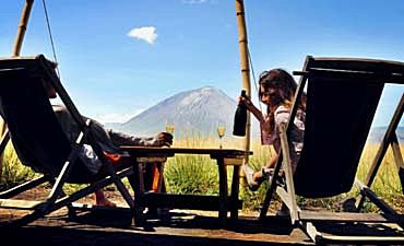 BEST TIME TO VISIT LAKE NATRON 