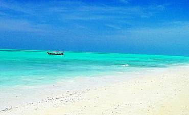 BEACH VACATIONING IN ZANZIBAR