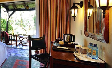 kilimasafaricampsmall1 SAROVA LION HILL GAME LODGE
