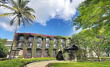 oltukailodgesmall1 SAROVA TAITA HILLS GAME LODGE