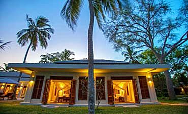 THE BEACH HOUSE THE BEACH HOUSE