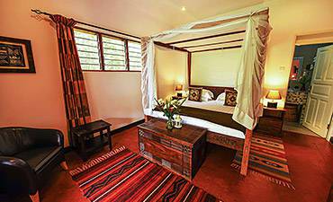 WHERE & BEST PLACES TO STAY ENTEBBE CITY