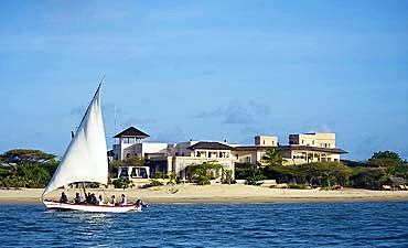 LAMU ISLAND HOTELS